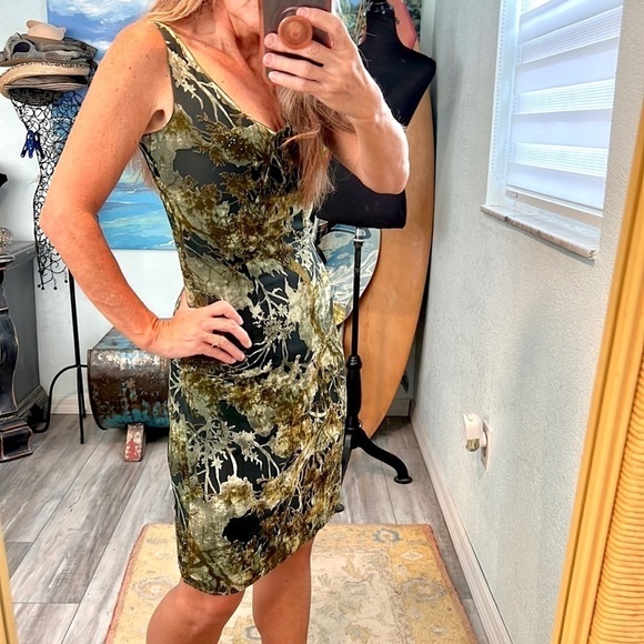 ⭐️Cynthia Steffe,VELVET & Absolutely Stunning Rich Green & Black, Just Add Boots - Picture 2 of 12